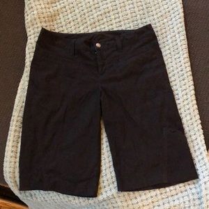 Black Athleta shorts woman’s size 6